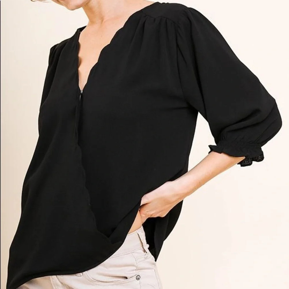 NWT Umgee boutique scalloped v-neck 3/4 sleeve top faux wrap boho minimalist SM